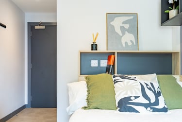 Classic Plus En Suite at Biscuit Factory, 140 Little Donegall Street, City Centre, Belfast, BT12FL - Image 1